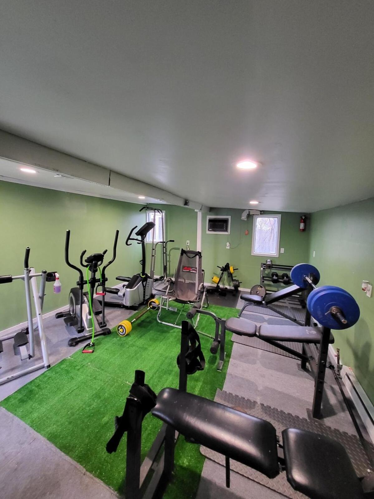 Adorable Crown Royal Presidential Suite Fitness Rm Cleveland Exterior foto