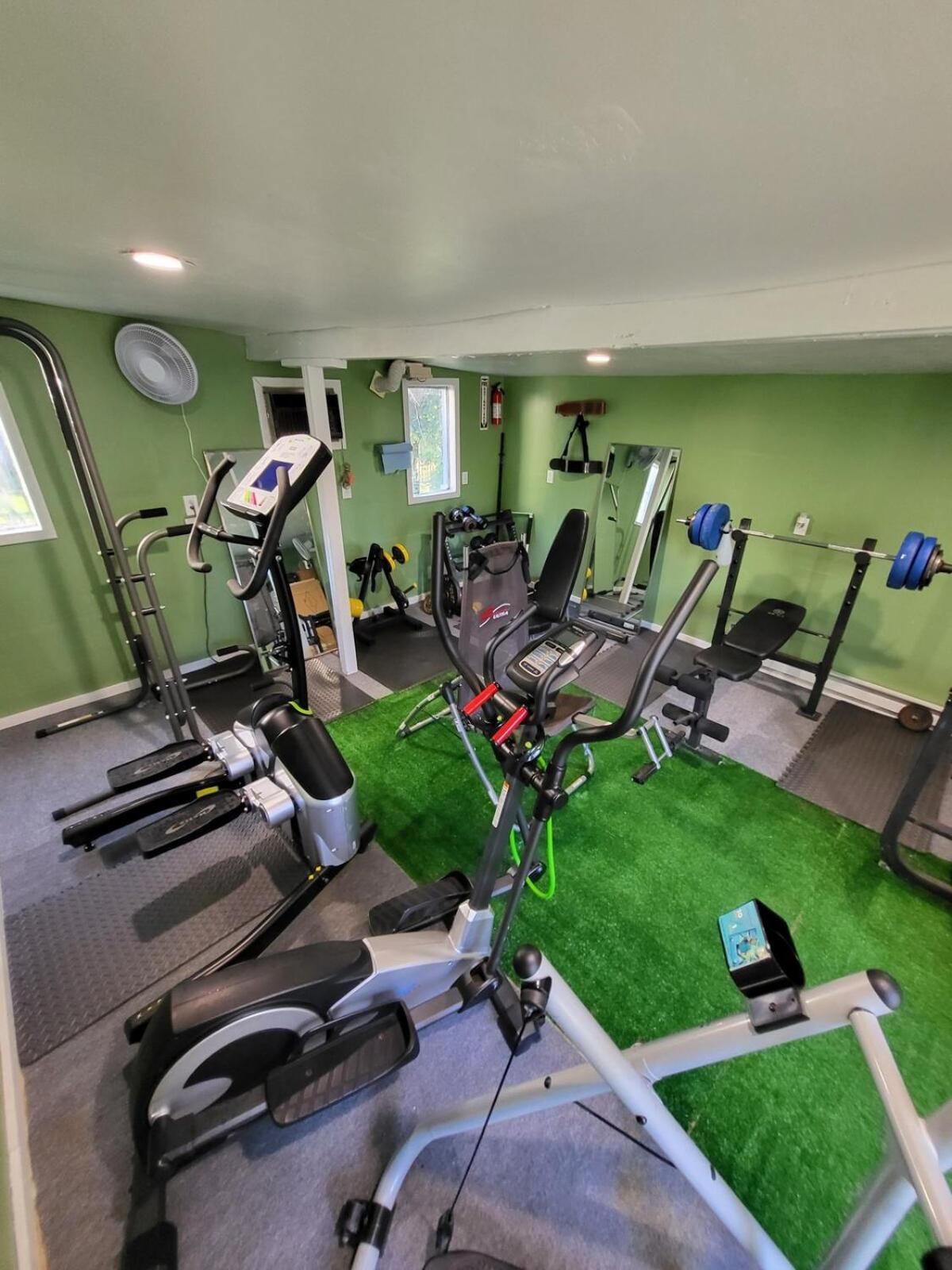 Adorable Crown Royal Presidential Suite Fitness Rm Cleveland Exterior foto